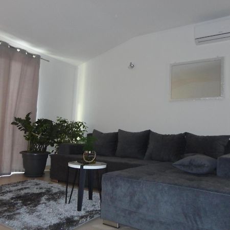 Apartman Bozic Apartment Kaštel Štafilić Екстериор снимка