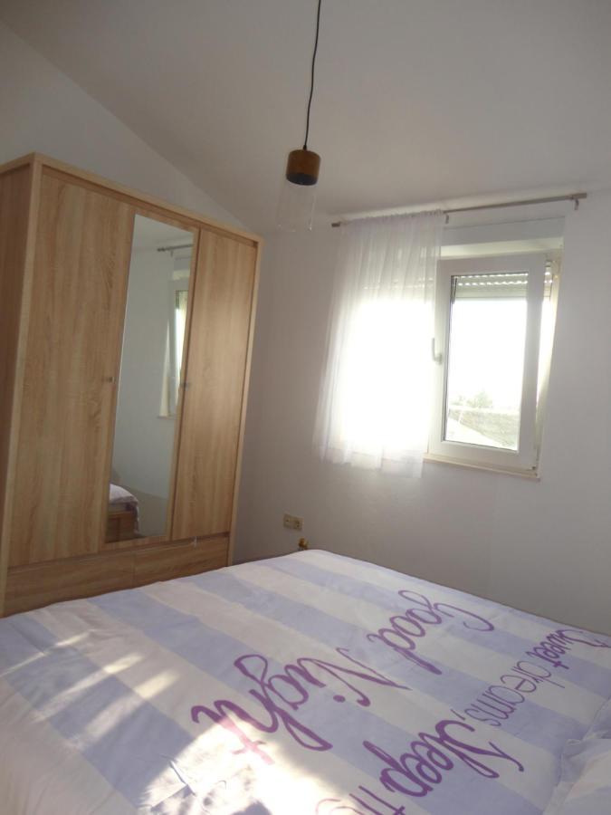 Apartman Bozic Apartment Kaštel Štafilić Екстериор снимка