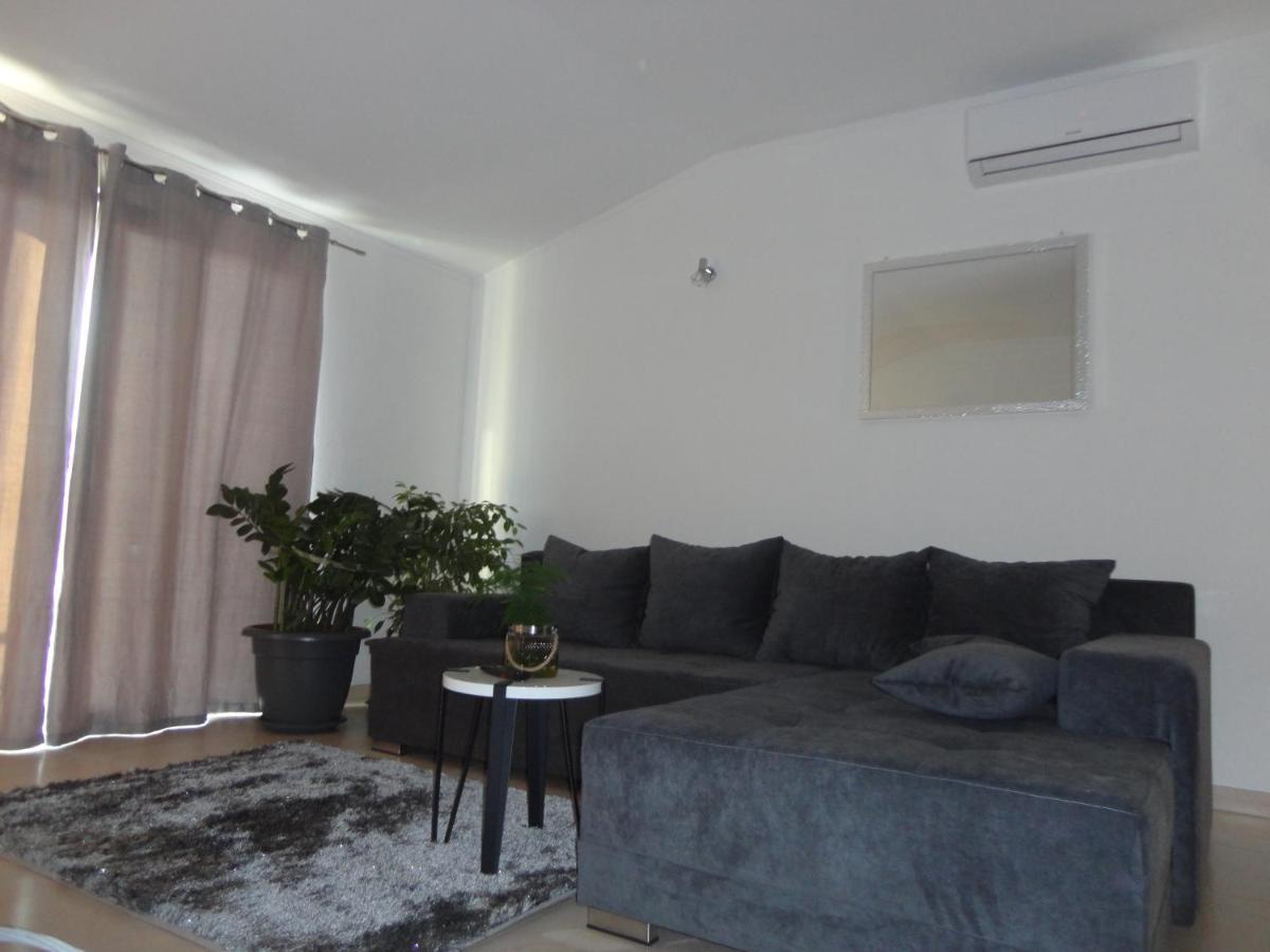 Apartman Bozic Apartment Kaštel Štafilić Екстериор снимка